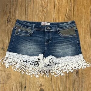 LEI Denim Embellished/Camo Low Rise Jean Shorts Size 9